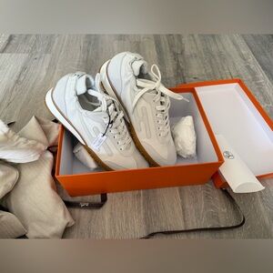Authentic BN Hermes Jet sneakers